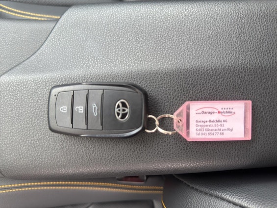 Vehicle image 20
