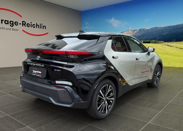 Vehicle image 4 Vehicle image 4