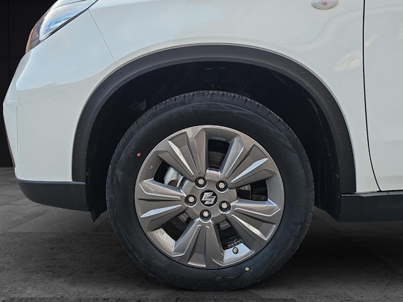 Vehicle image 8 Vehicle image 8