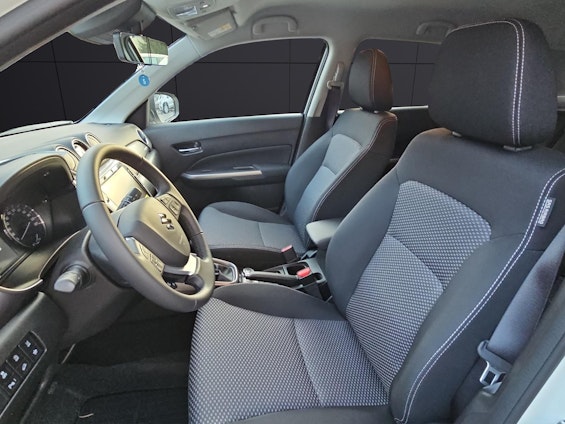 Vehicle image 9 Vehicle image 9