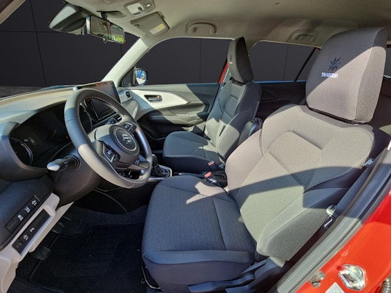 Vehicle image 9