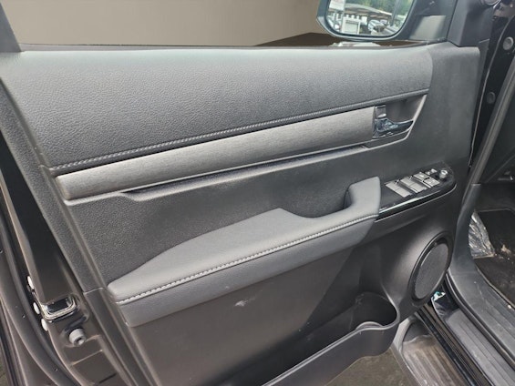 Vehicle image 12 Vehicle image 12