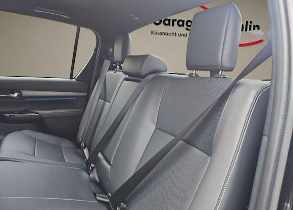 Vehicle image 13 Vehicle image 13