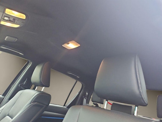 Vehicle image 9 Vehicle image 9