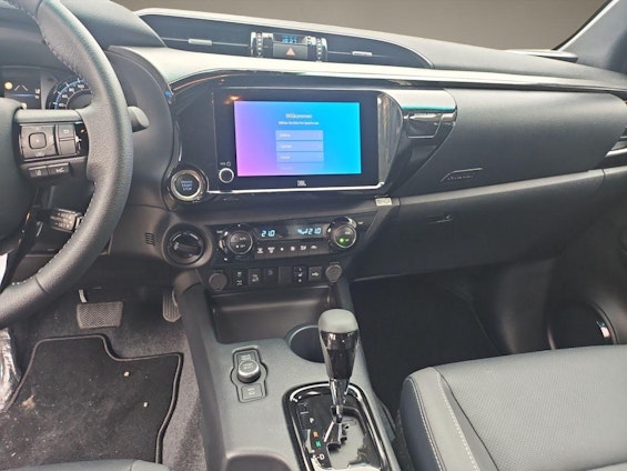 Vehicle image 10 Vehicle image 10