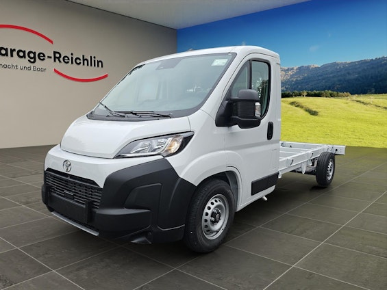 First vehicle image First vehicle image