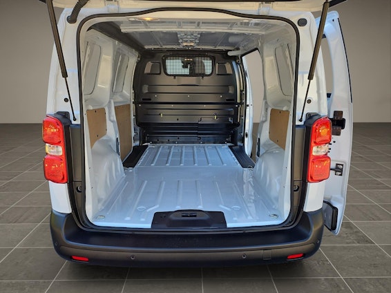 Vehicle image 14 Vehicle image 14