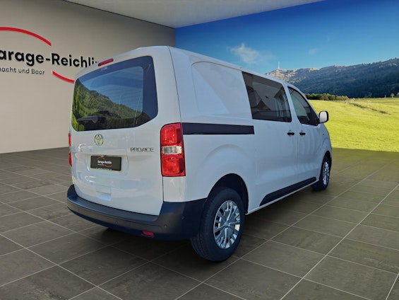 Vehicle image 4 Vehicle image 4