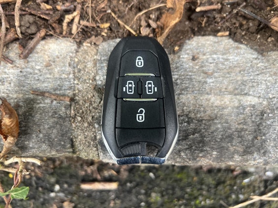Vehicle image 20