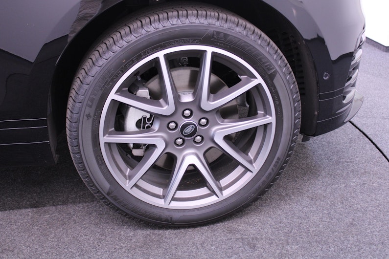 Vehicle image LAND ROVER RANGE ROVER VELAR