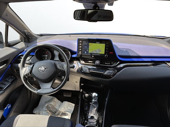 Vehicle image 7