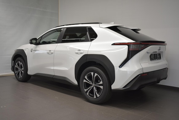 TOYOTA bZ4X Style AWD 3