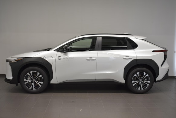 TOYOTA bZ4X Style AWD 2