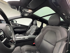 Vehicle image VOLVO XC60 2.0 T6 TE Plus Dark eAWD