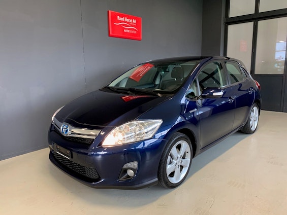 First vehicle image
