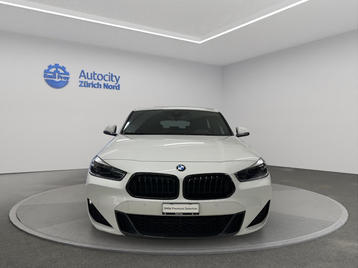 Vehicle image BMW X2