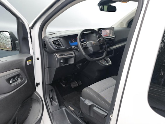 Vehicle image 10 Vehicle image 10