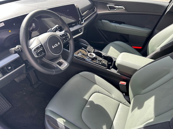 Vehicle image 8 Vehicle image 8