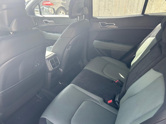 Vehicle image 9 Vehicle image 9