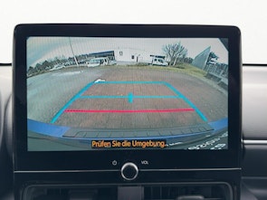 Vehicle image TOYOTA Yaris 1.5 VVT-i HSD Trend