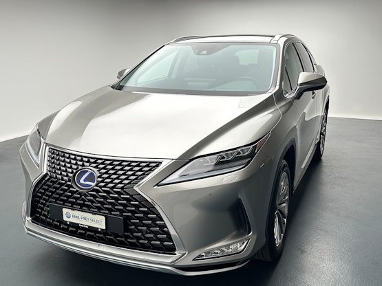 First vehicle image