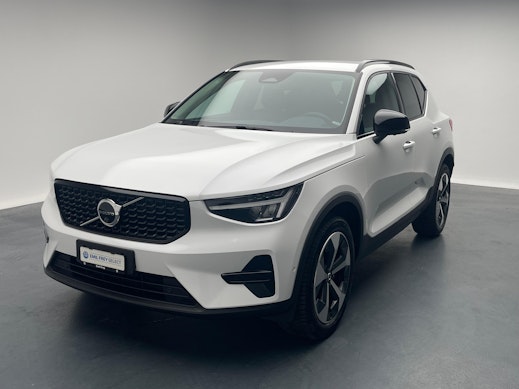 VOLVO XC40 2.0 B4 MH Plus Dark 0