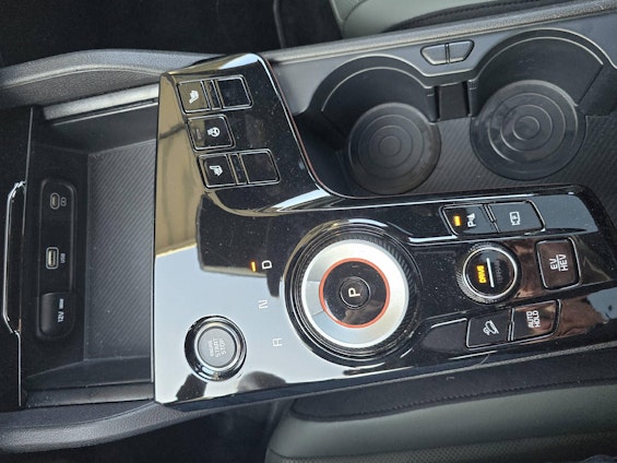 Vehicle image 8 Vehicle image 8