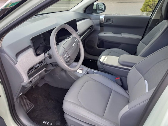 Vehicle image 6 Vehicle image 6