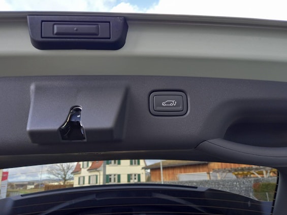 Vehicle image 4 Vehicle image 4