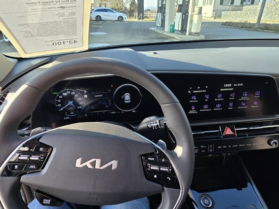 Vehicle image 9 Vehicle image 9