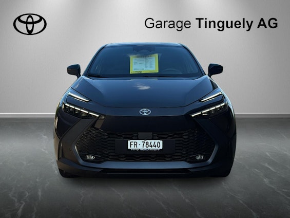 First vehicle image