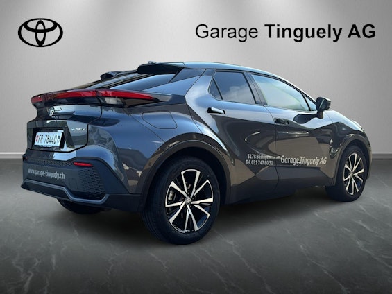Vehicle image 7