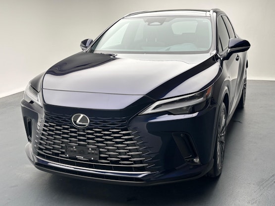 First vehicle image