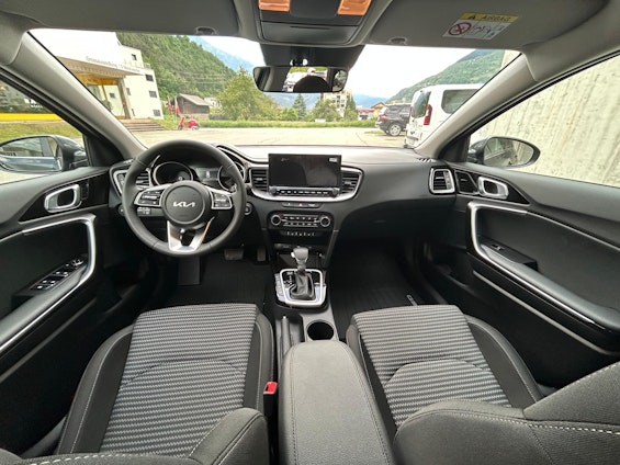 Vehicle image 27 Vehicle image 27