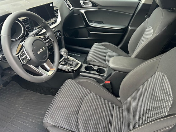 Vehicle image 8 Vehicle image 8