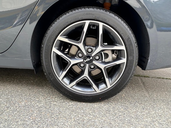 Vehicle image 15 Vehicle image 15