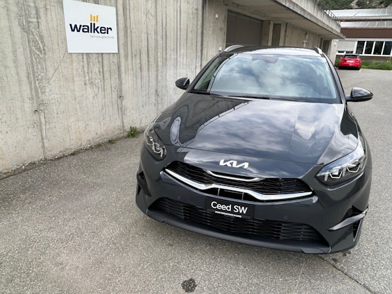 Vehicle image 4 Vehicle image 4