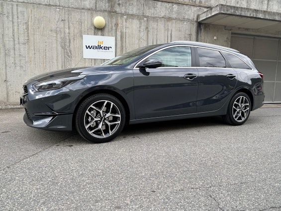 Vehicle image 3 Vehicle image 3