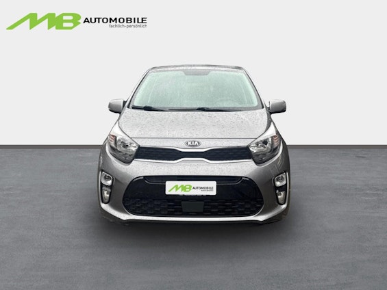 First vehicle image
