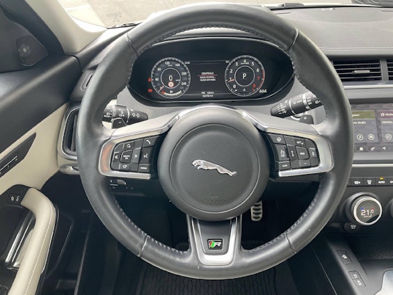 Vehicle image 6 Vehicle image 6