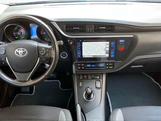 Vehicle image 8