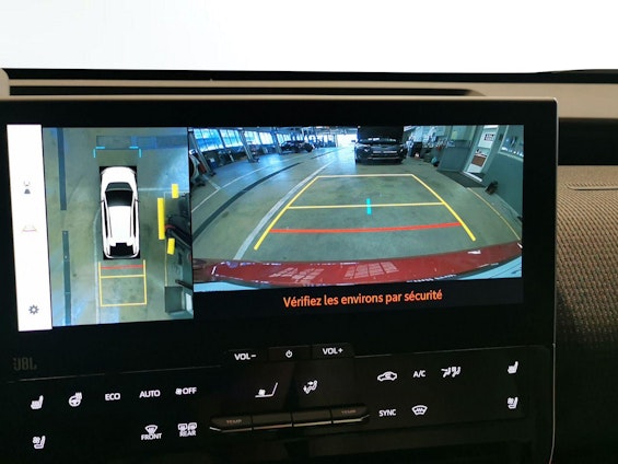 Vehicle image 6 Vehicle image 6