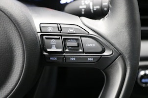 Vehicle image TOYOTA Yaris 1.5 VVT-i HSD Trend