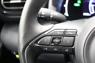 Vehicle image TOYOTA Yaris 1.5 VVT-i HSD Trend