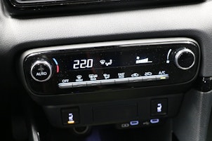 Vehicle image TOYOTA Yaris 1.5 VVT-i HSD Trend