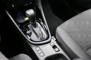 Vehicle image TOYOTA Yaris 1.5 VVT-i HSD Trend