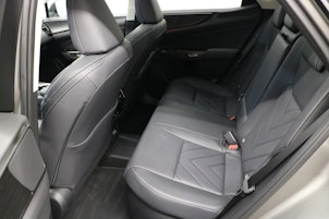 Vehicle image LEXUS NX 450h+ Comfort
