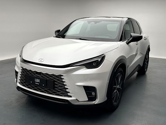 First vehicle image