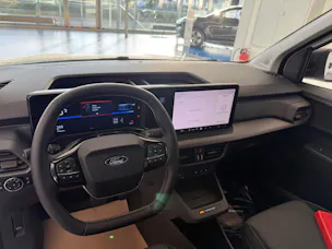 Ford E-Transit Courier Van Trend
