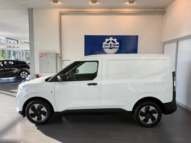 Ford E-Transit Courier Van Trend